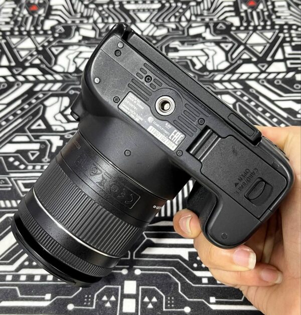 Canon EOS 200D II Kit with 18-55mm Lens