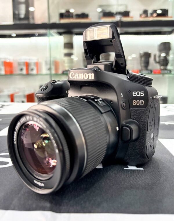 Canon EOS 80D Kit with 18-55mm f/3.5-5.6 Lens