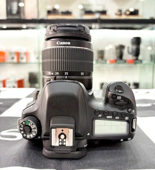 Canon EOS 80D Kit with 18-55mm f/3.5-5.6 Lens