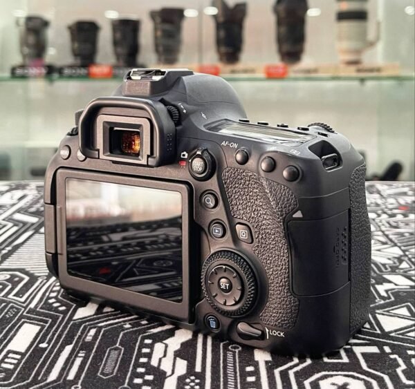 Canon EOS 6D Mark II