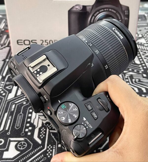 Canon EOS 250D Kit Lens