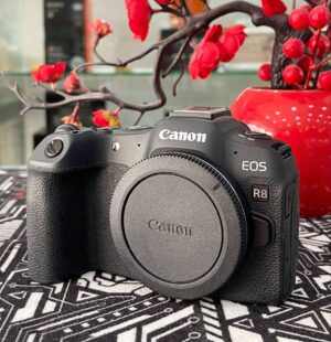Canon EOS R8
