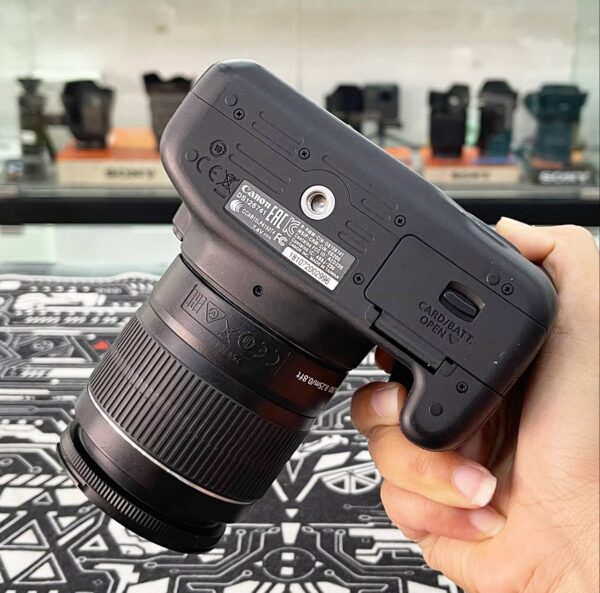 Canon EOS 2000D Kit