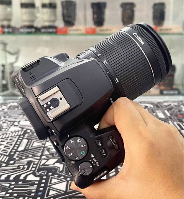 Canon EOS 250D Kit Lens
