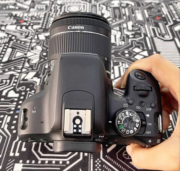 Canon EOS 800D Kit Lens