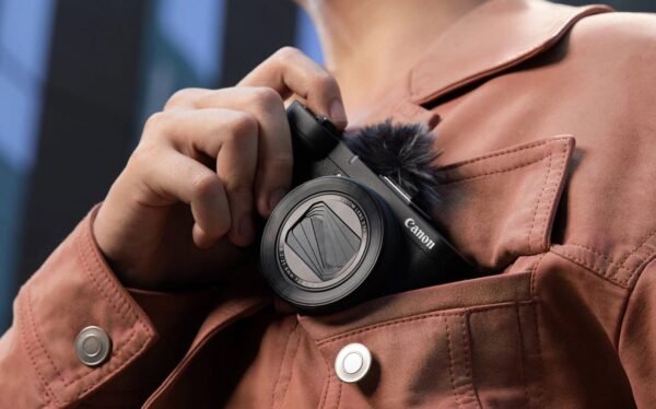 Canon  PowerShot G7X Mark III 99% Like New 20.1MP Vlogging Compact, 24-100mm f/1.8-2.8 Lens + 128GB Card & Accessories