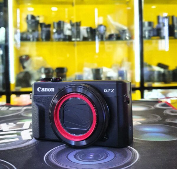 Canon PowerShot G7 X Mark II with Accessory Bundle
