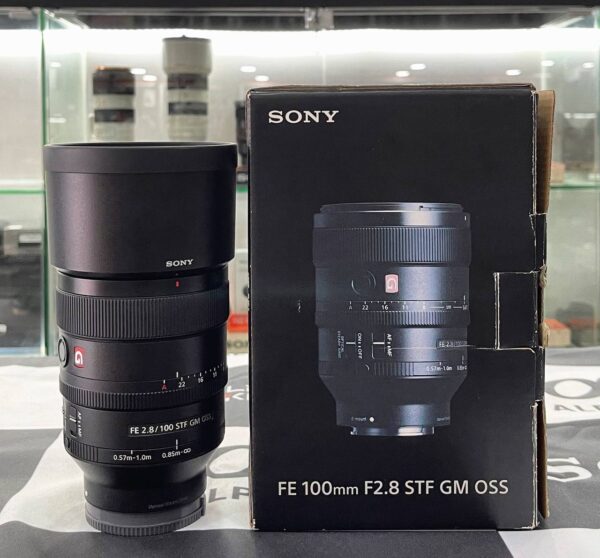 Sony FE 100mm f/2.8 STF GM OSS discontinued G Master STF portrait lens with Smooth Trans Focus technology – like new condition