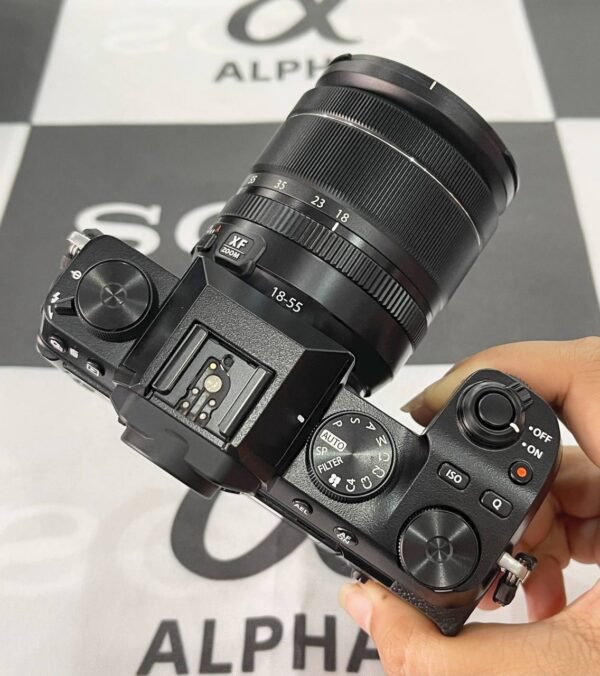 Fujifilm X-S10 Kit with XC 15-45mm f/3.5-5.6 OIS PZ Lens + Accessory Bundle