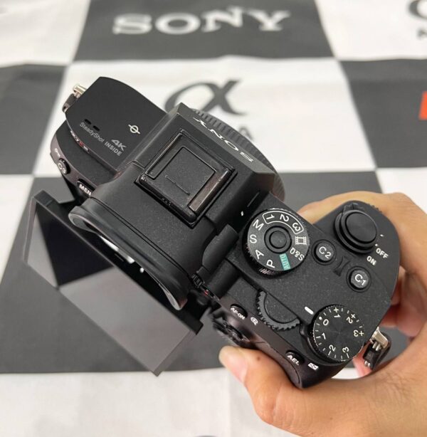 Sony Alpha 7R III (ILCE-7RM3) Body Only