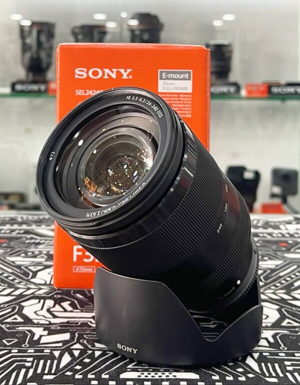 Sony FE 24-240mm f/3.5-6.3 OSS Lens with KASE G.CPL 72mm Filter + Accessory