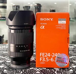 Sony FE 24-240mm f/3.5-6.3 OSS Lens with KASE G.CPL 72mm Filter + Accessory