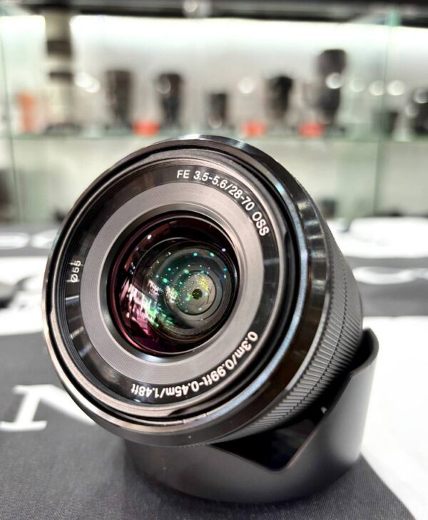 Sony FE 28-70mm f/3.5-5.6 OSS Lens with Accessory Bundle