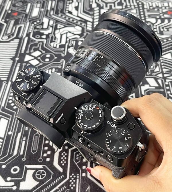 photo_2025-02-07_04-59-54 Fujifilm X-T5 Kit with XF 16-80mm f/4 R OIS WR Lens + Accessory Bundle