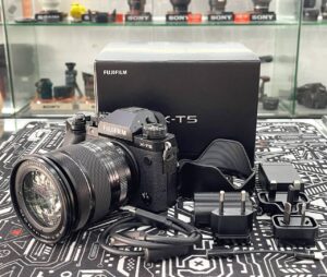photo_2025-02-07_04-59-55 (2) Fujifilm X-T5 Kit with XF 16-80mm f/4 R OIS WR Lens + Accessory Bundle
