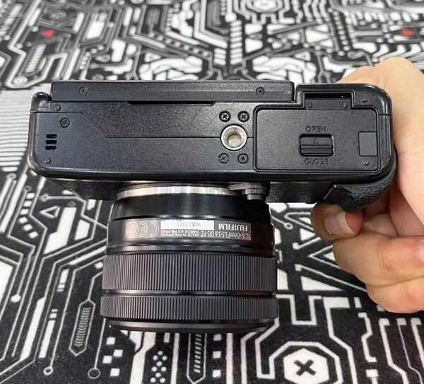 Fujifilm X-T100 Kit with XC 15-45mm f/3.5-5.6 OIS PZ Lens + Accessory Bundle