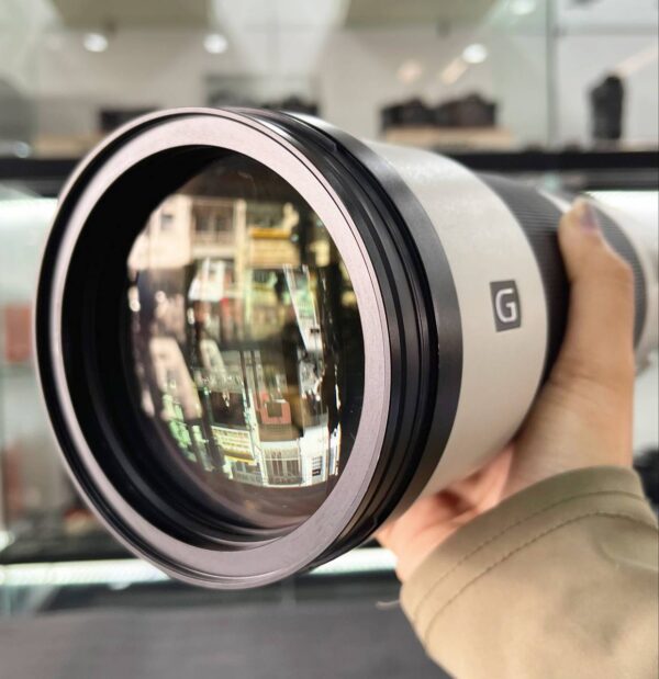 Sony FE 200-600mm f/5.6-6.3 G OSS Lens – Excellent Condition (97%) with Lens Case + Accessory Bundle