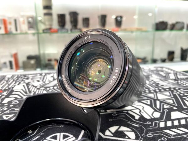 Sony FE 35mm f/1.8 Lens for Full-Frame E-Mount