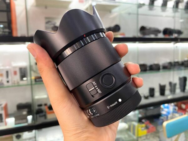 Sony FE 35mm f/1.8 Lens for Full-Frame E-Mount
