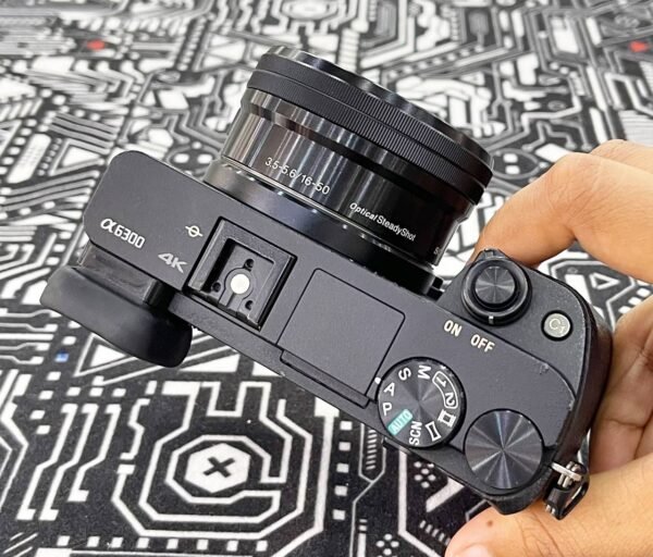 Sony A6300L Kit (16-50mm Lens) with Accessory Bundle