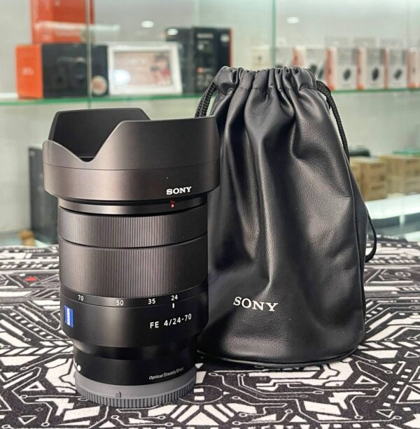 Sony FE 24-70mm f/4 ZA OSS Carl Zeiss Vario-Tessar T Lens
