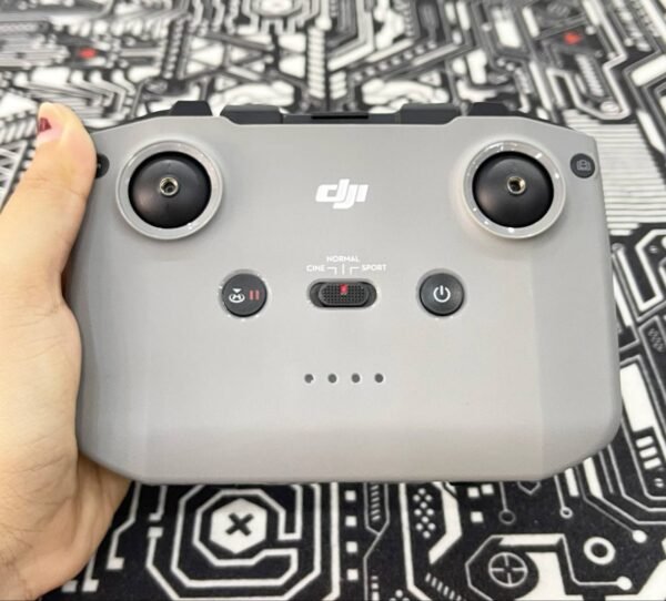 DJI Mavic 3 – Very Good 5.1K Hasselblad Drone with Wide Lens + Bag + 64GB