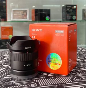 Sony E 11mm f/1.8 Ultra-Wide Prime Lens for APS-C (SEL11F18)