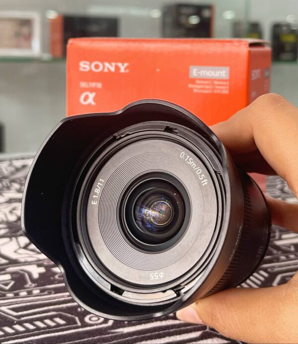 Sony E 11mm f/1.8 Ultra-Wide Prime Lens for APS-C (SEL11F18)