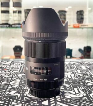 Sigma 35mm f/1.4 DG HSM Art Lens for Canon EF with Accessory Bundle