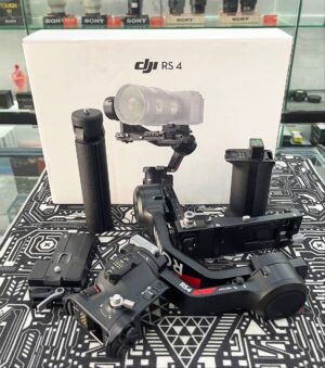 DJI RS 4 Combo Gimbal Stabilizer (Remaining Manufacturer Warranty)