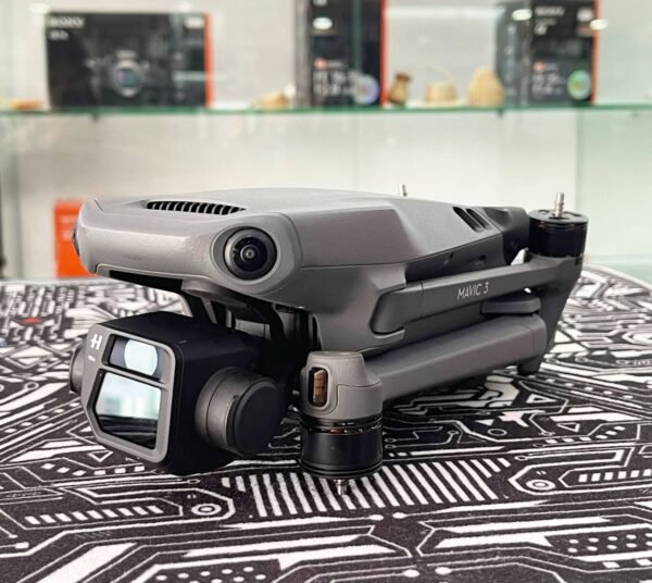 DJI Mavic 3 – Excellent Condition with PGYTECH ND Filters + Payload Release + Bag + 64GB
