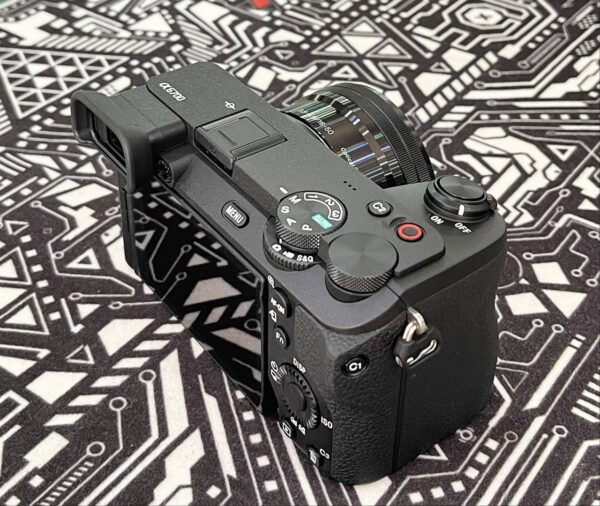 Sony A6700L Kit with 16-50mm Lens + Accessory Bundle