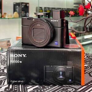 photo_2025-08-11_03-08-31 Sony RX100 VII (DSC-RX100M7) with Accessory Bundle