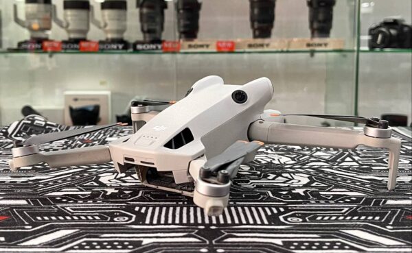 DJI Mini 4 Pro Fly More Combo