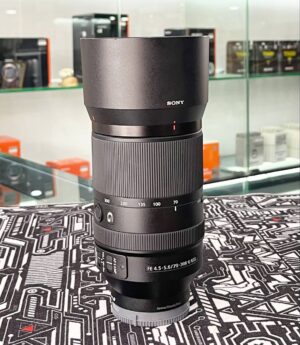 Sony FE 70-300mm f/4.5-5.6 G OSS Lens with Accessory Bundle