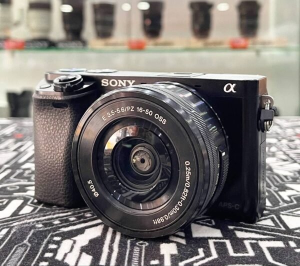 Sony A6000L entry-level mirrorless camera with 16-50mm lens – very good condition