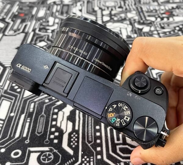 Sony A6000L Kit with 16-50mm Lens + Accessory Bundle