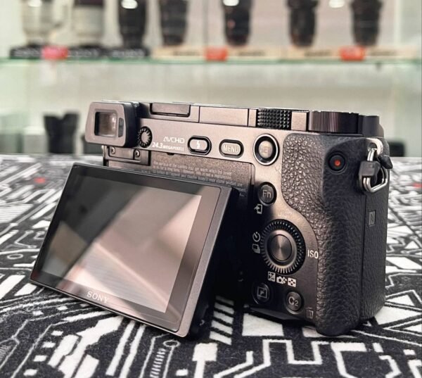 Sony A6000L Kit with 16-50mm Lens + Accessory Bundle