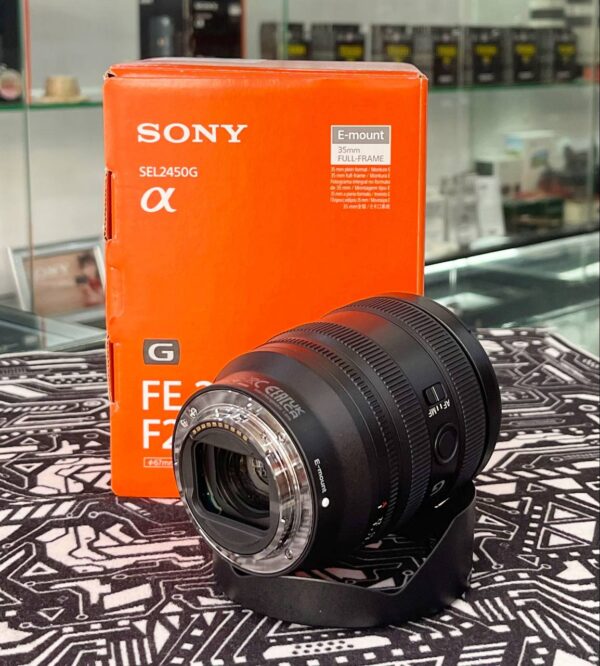 Sony FE 24-50mm f/2.8 G Lens with Accessory Bundle