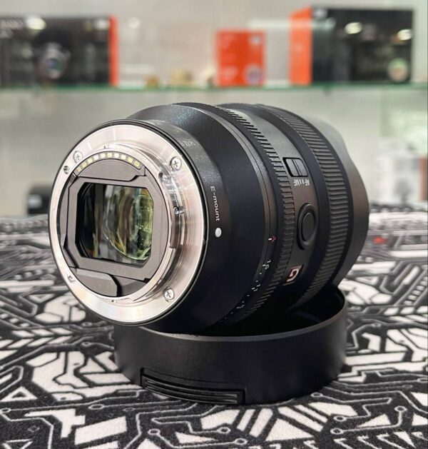 Sony FE 14mm f/1.8 GM Lens – Excellent Condition (98%) with UV Filter + Accessory Bundle