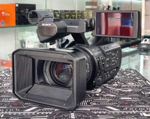 photo_2025-10-14_08-59-01 Sony PXW-Z190 4K Handheld Camcorder with Wireless Mic