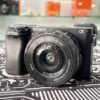 Sony A6400L 24MP APS-C mirrorless camera with 16-50mm power zoom lens – very good condition