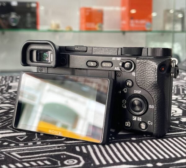 Sony A6400L Kit – Very Good Condition (94%) with Accessory Bundle