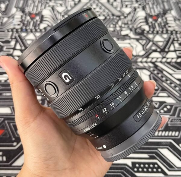 Sony FE 20-70mm f/4 G Lens – Like New (99%) with UV Filter + Accessory Bundle