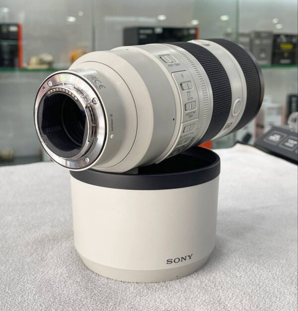 photo_2025-11-20_10-10-31 Sony FE 70-200mm f/2.8 GM OSS II Lens with UV Filter + Accessory Bundle
