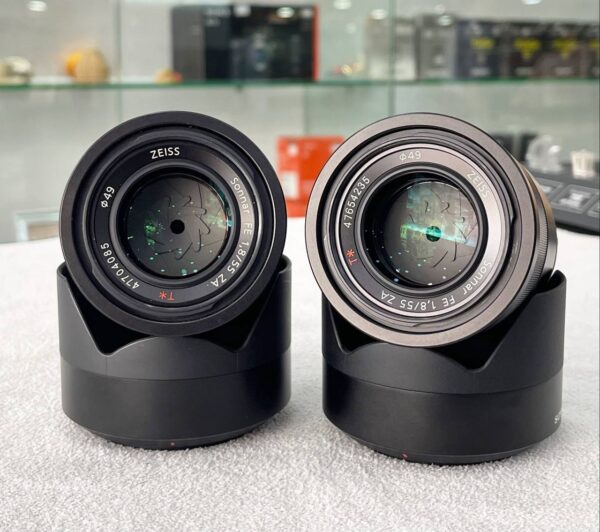 Sony FE 55mm f/1.8 ZA Carl Zeiss Sonnar T Lens (SEL55F18Z)