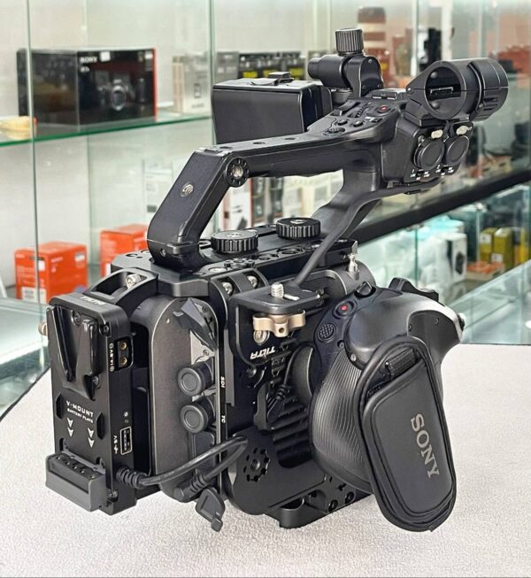 photo_2025-11-26_06-47-28 Sony FX6 Cinema Line Camera with Tilta Full Cage Kit