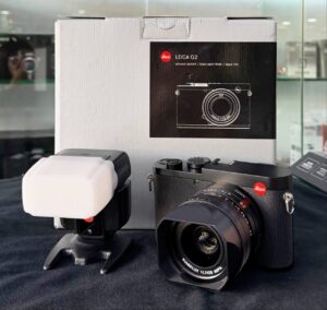 photo_2025-12-06_07-27-12 Leica Q2 with Accessory Bundle + Leica Flash