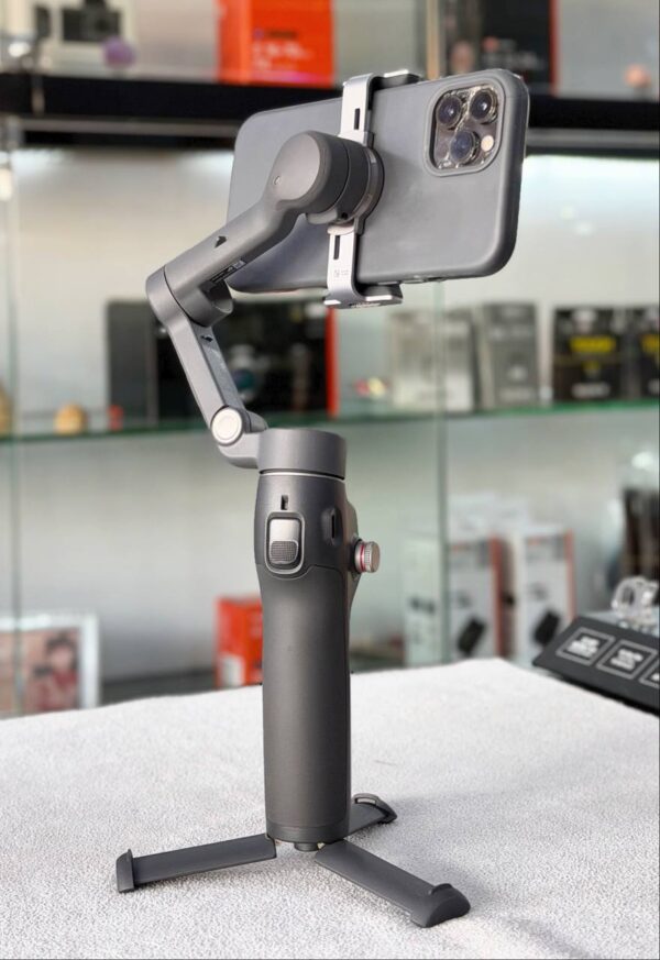DJI Osmo Mobile 8 Phone Gimbal Stabilizer (Remaining Manufacturer Warranty)