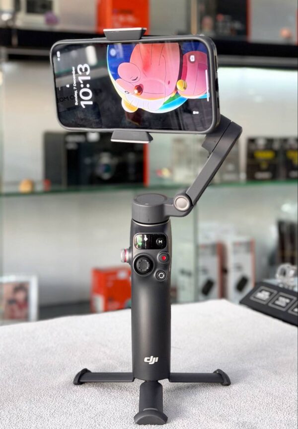 DJI Osmo Mobile 8 Phone Gimbal Stabilizer (Remaining Manufacturer Warranty)